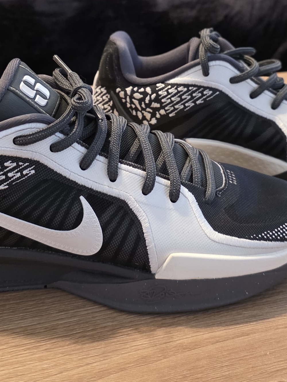 Nike Men’s Black & White Low-Top Sneakers